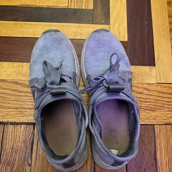 Used shoes - Picture 2 of 2